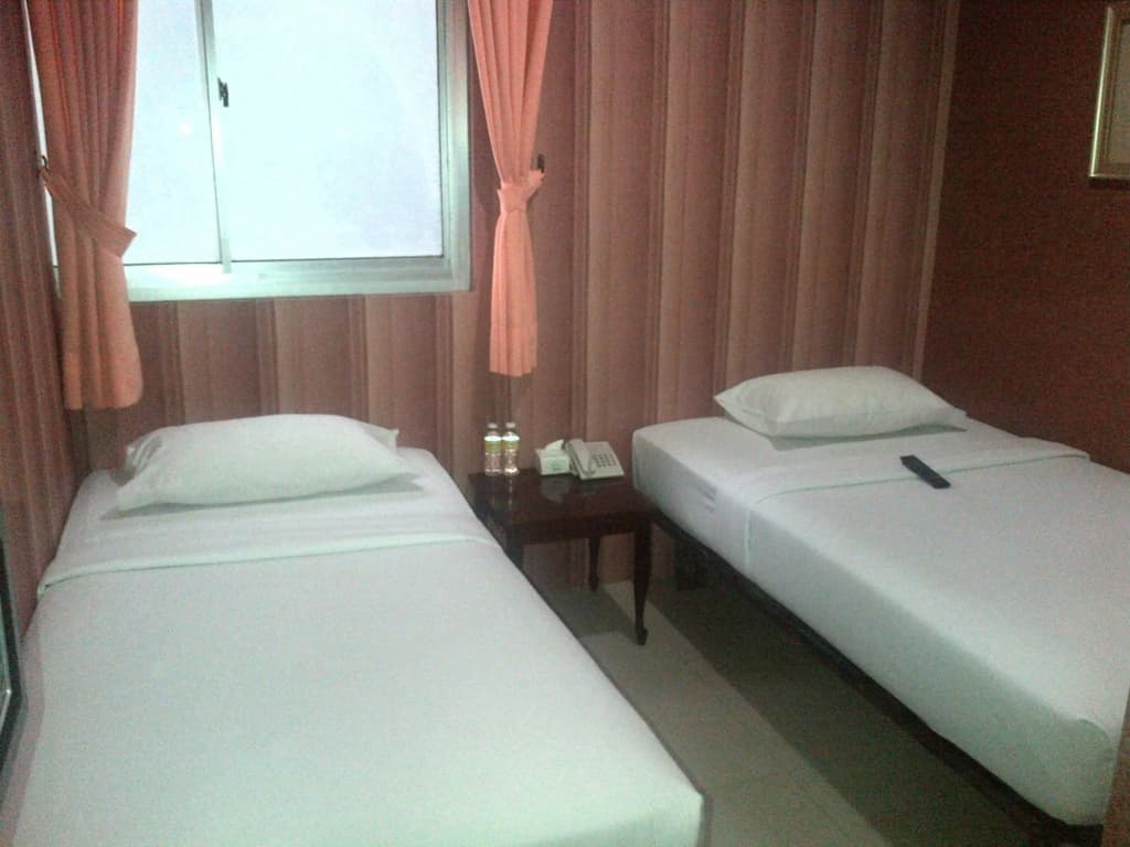 Twins Hotel Manggadua - photo 7