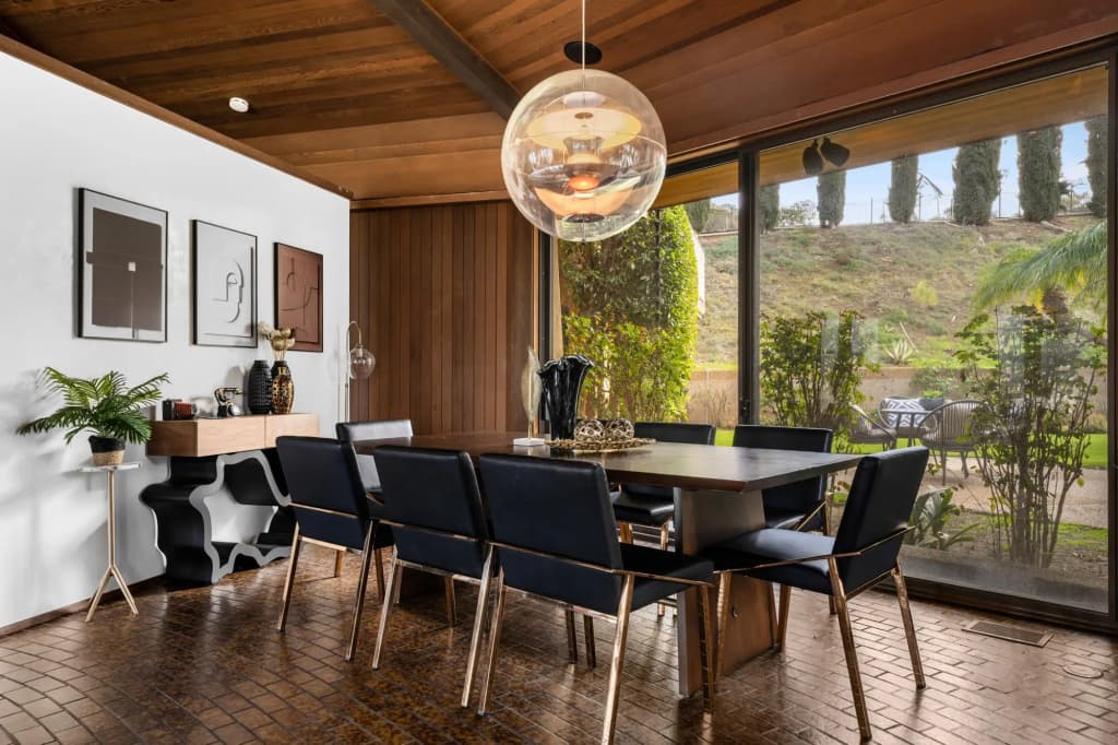 Via Vallarta - An Architecturally Significant California Modern Home - photo 19
