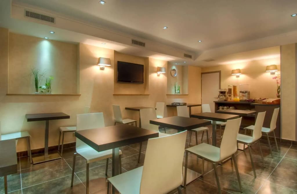 Hotel Claude Bernard Saint Germain - photo 17