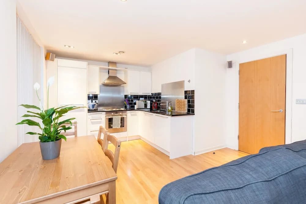 Modern Two Bedroom Apartment - photo 3