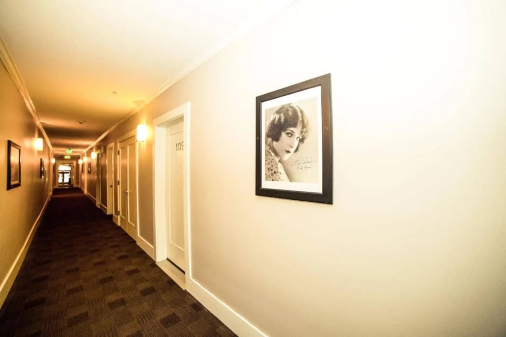 Ray W. Suites - photo 11