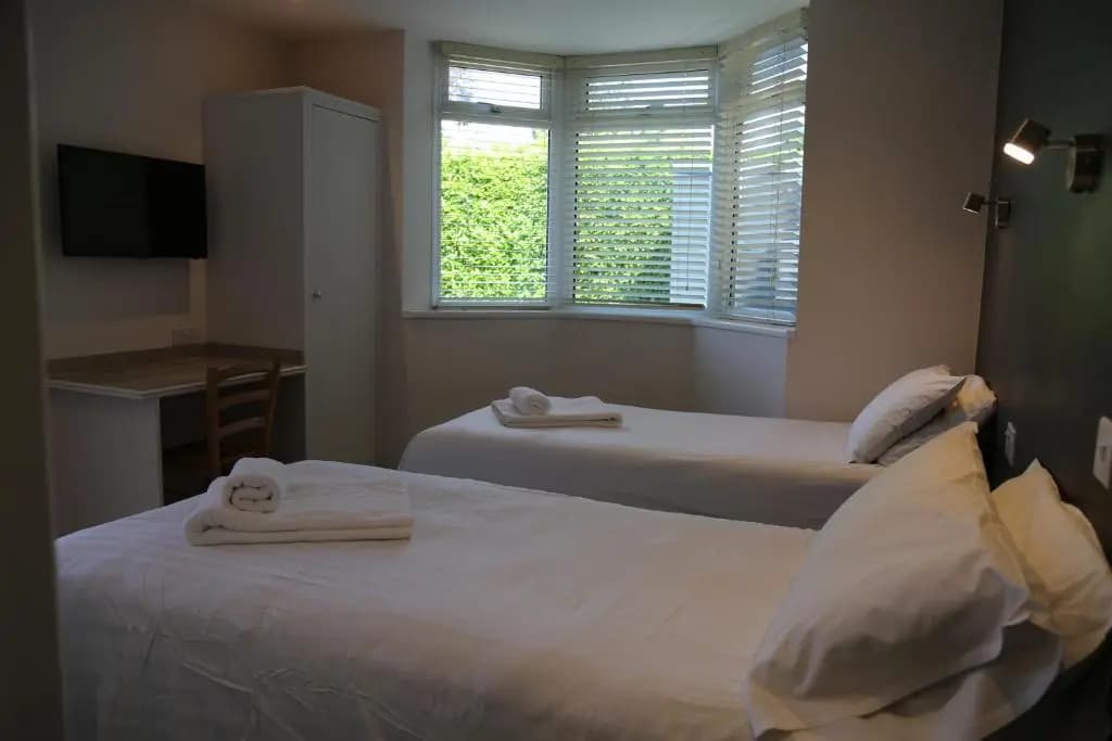 Debden Guest House - photo 5