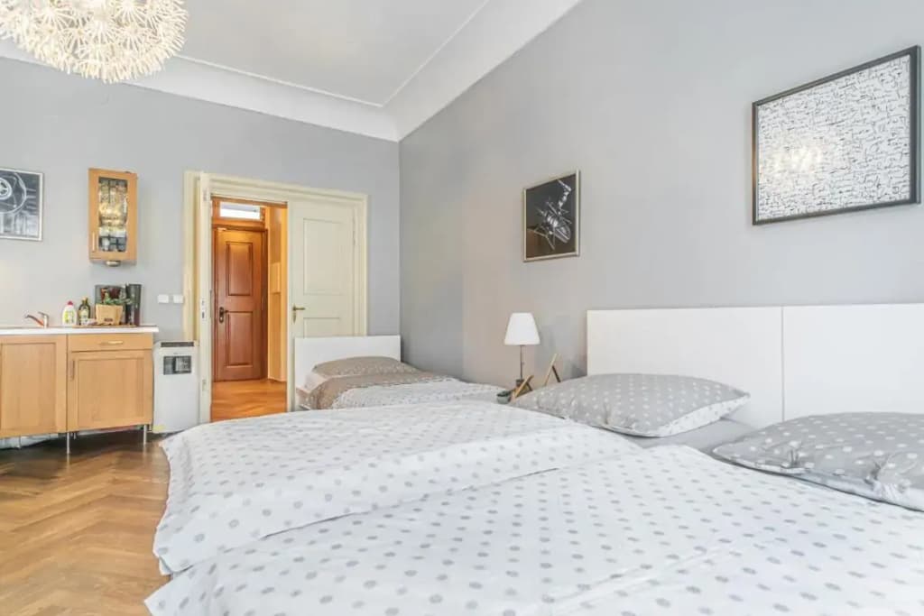 Stylish Studio Close to Prague Castle, WalkScore 99% - photo 6