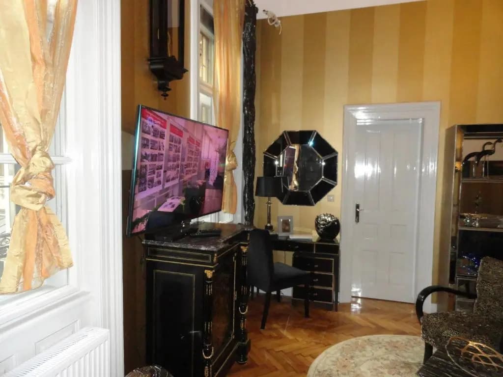 Boudoir Budapest Apartment - photo 4