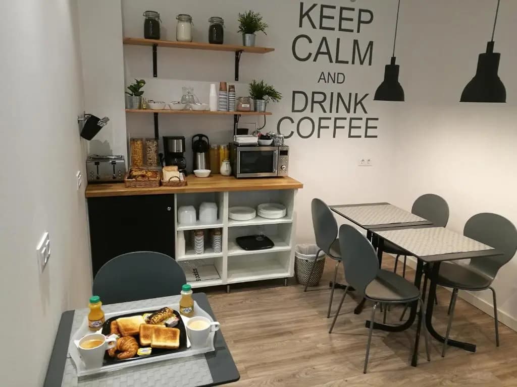 Hostal Live Barcelona - photo 17