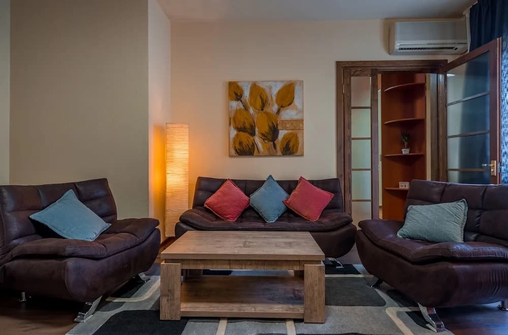 Vivid Vera Apartments - photo 2