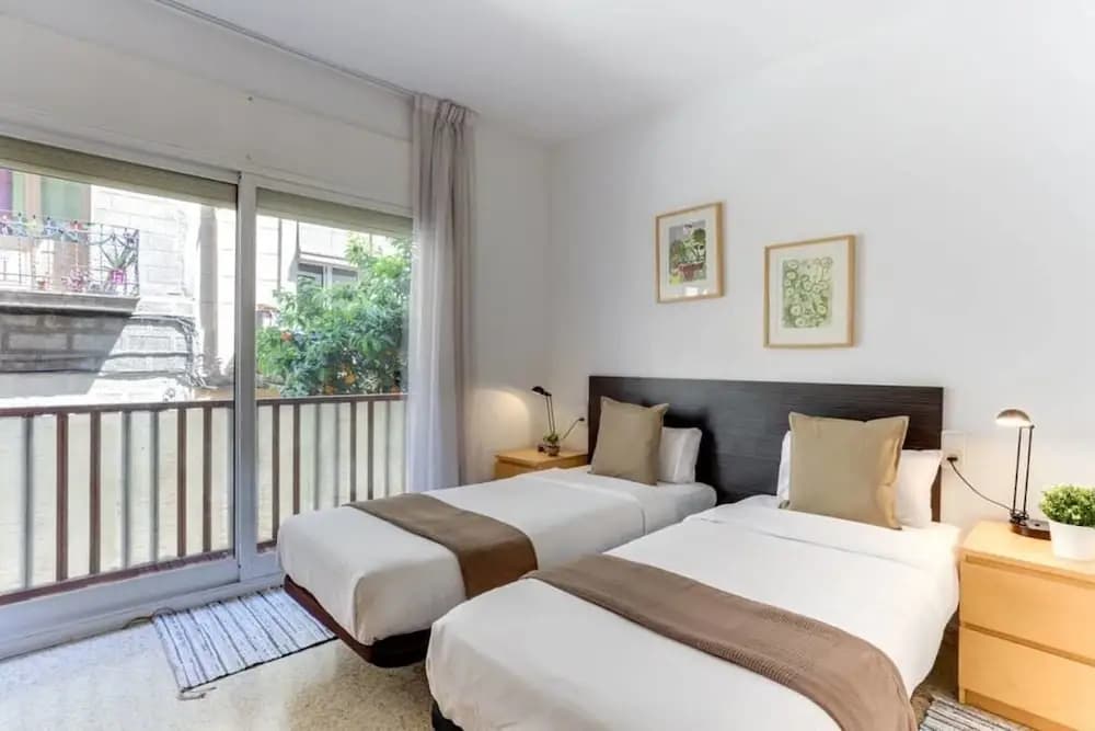 Amazing 3 Bed Close to the Beach - photo 5