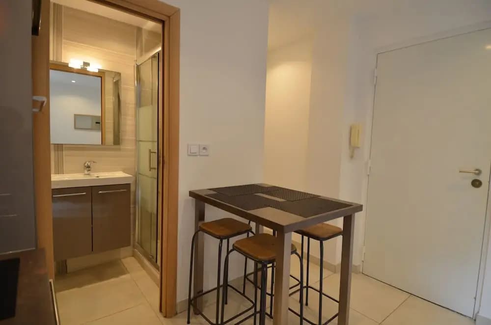 Amazing apartment 4 persons with big Terrace in Carré d'Or district in Nice - photo 5