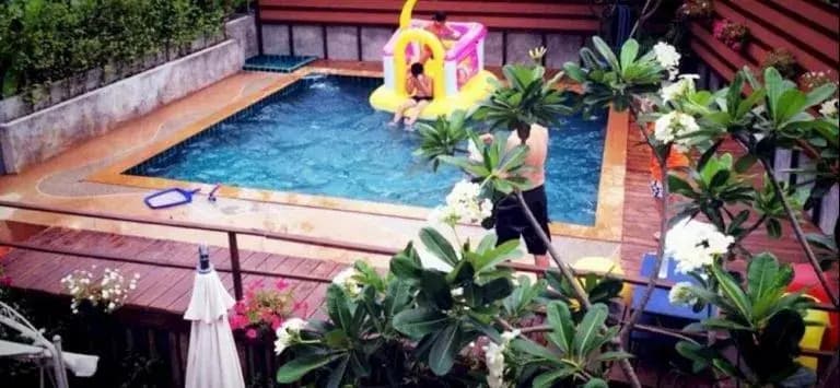 Lancome Plus Hotel - photo 8