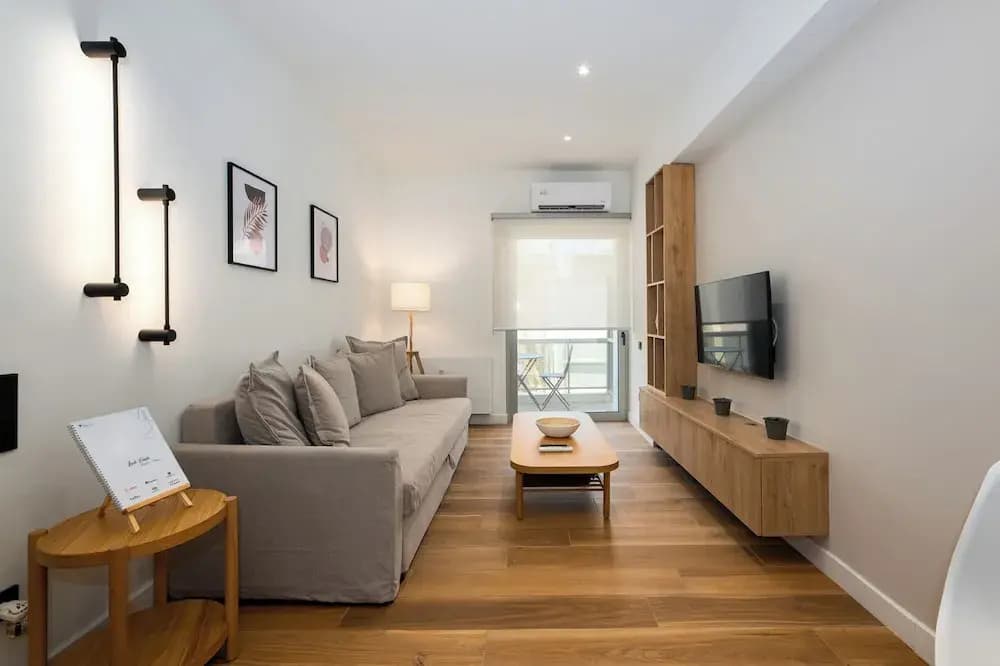Plaka Gem in Prime Location - photo 8
