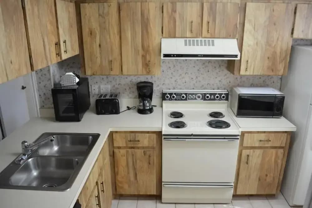 Beautiful 2 Bedroom 2 Bath Condominium - photo 7