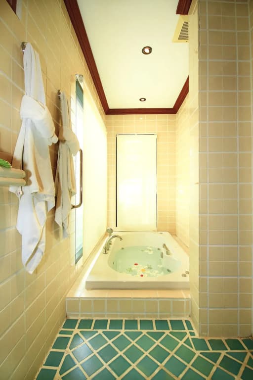 Pao Jin Poon Beach Front Villa - photo 7