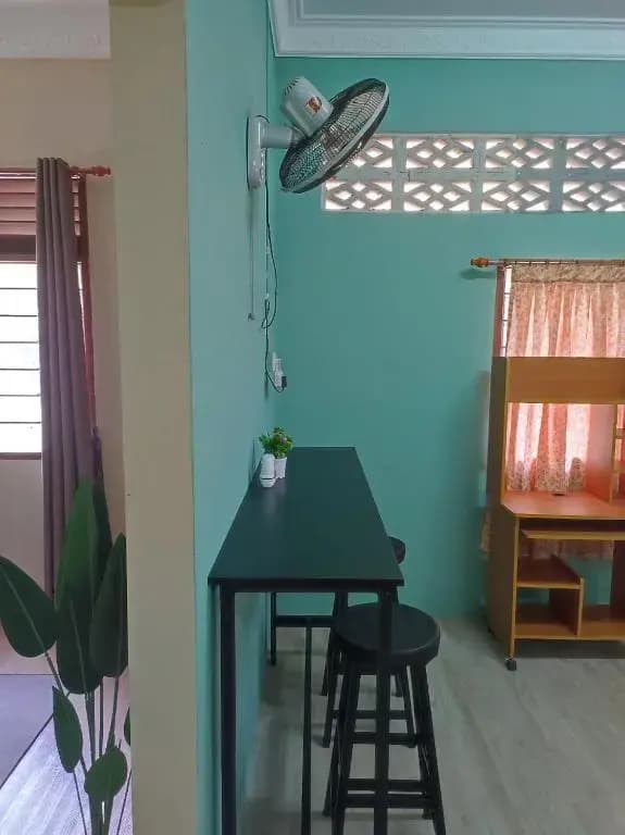 Kubang Kerian DECO HOMESTAY Aircond Wifi Netflix - photo 2