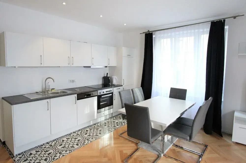 Edelweiss City Apartments State Opera - photo 13