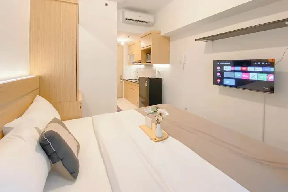 Comfy and Enjoy Studio Room at Tokyo Riverside PIK 2 Apartment - photo 2