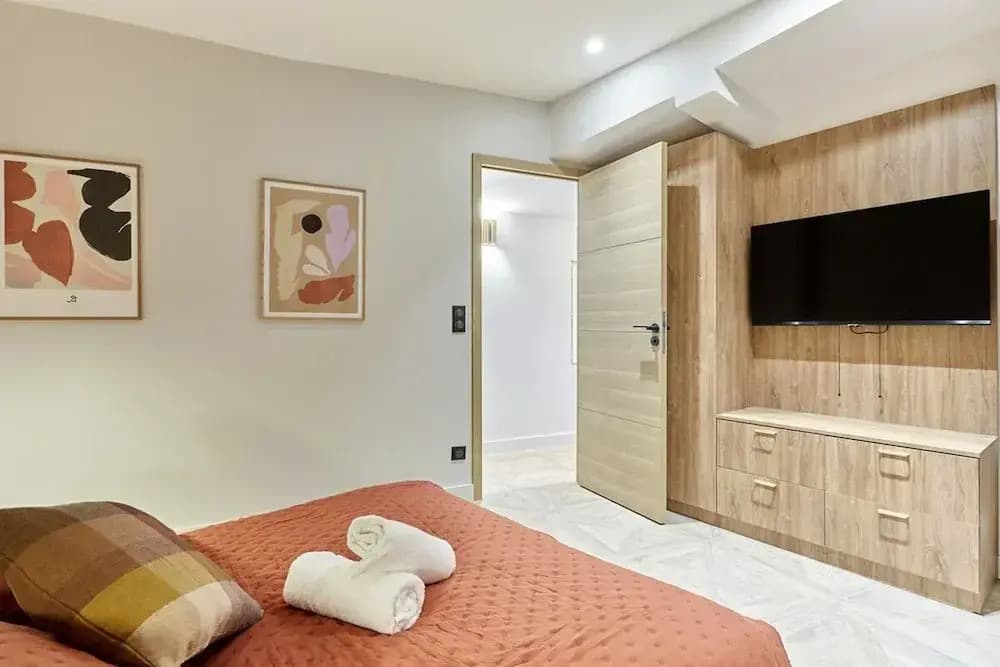 Superb Apartment Center of Paris Montmartre - photo 5