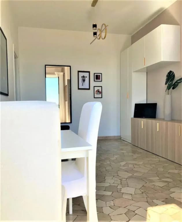 Bright studio with balcony - Visconti 14 - photo 2