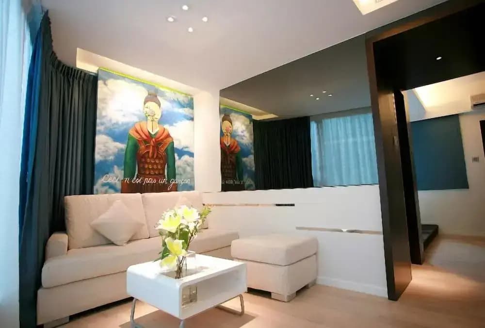 Knight On Wyndham - photo 2