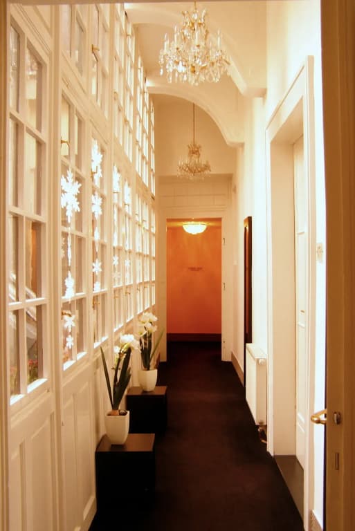 Old Town Square Residence by Emblem - photo 11
