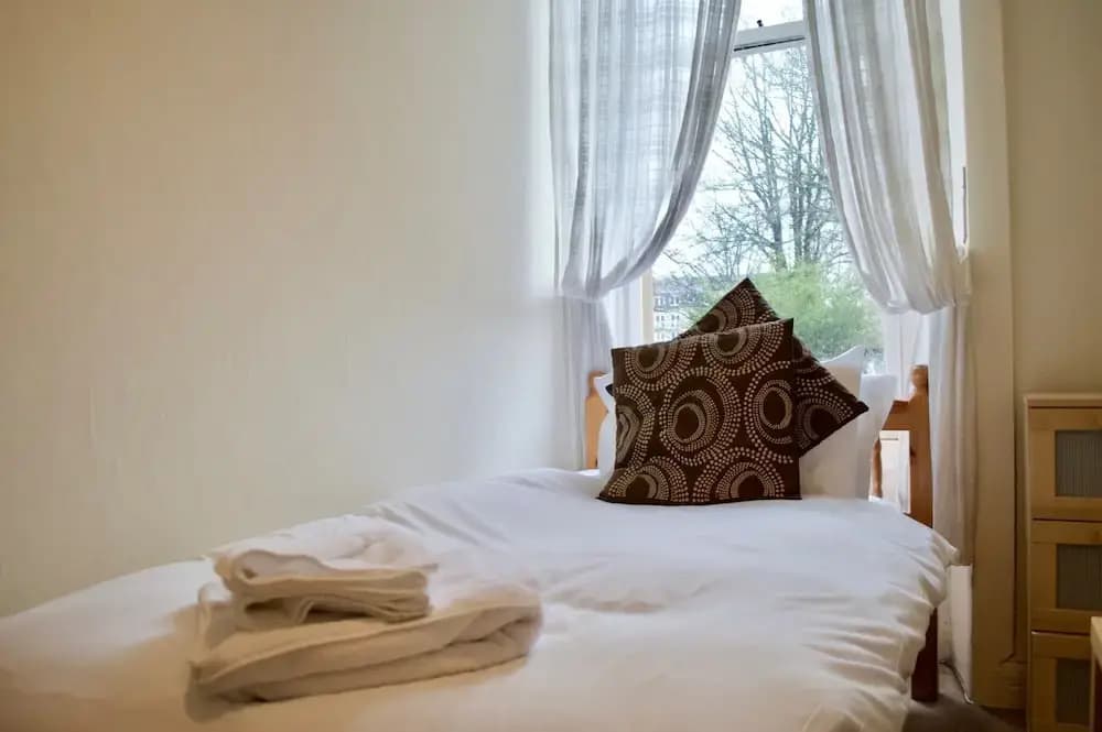 3 Bedroom Flat In Morningside - photo 4