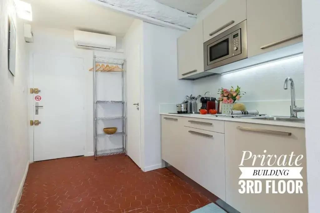 Private Building, 4 Apts, Unique at Nice - Old Town - photo 15