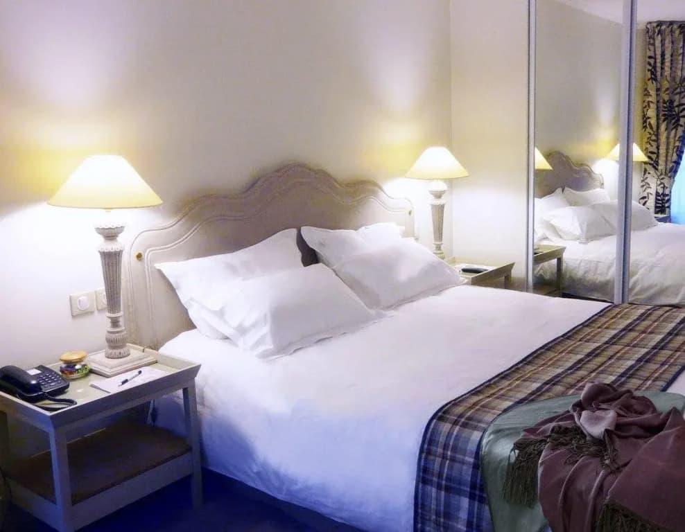 Royal Hotel Paris Champs Elysées - photo 5