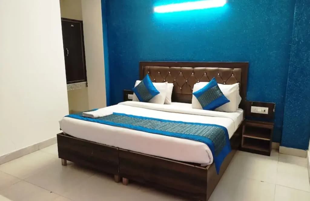 River Front Hotel Delhi - photo 2