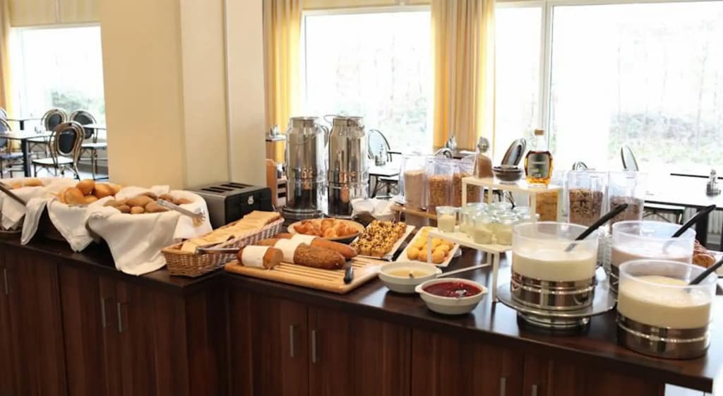 Premier Inn Berlin City Süd - photo 11