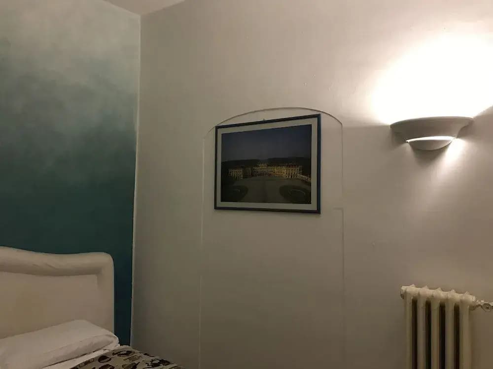 Step Spanish Apartment with Terrace - photo 4