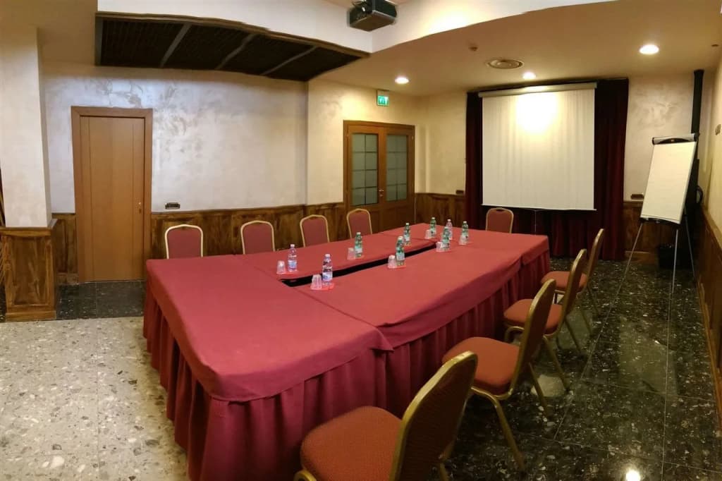 Hotel Meeting - photo 12