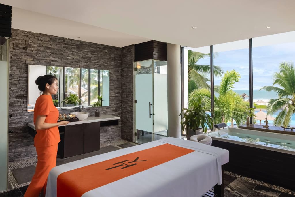 Melia Danang Beach Resort - photo 33