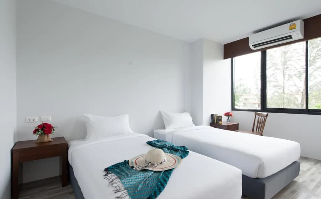 The Sixteenth Surin Beach Hotel - photo 4