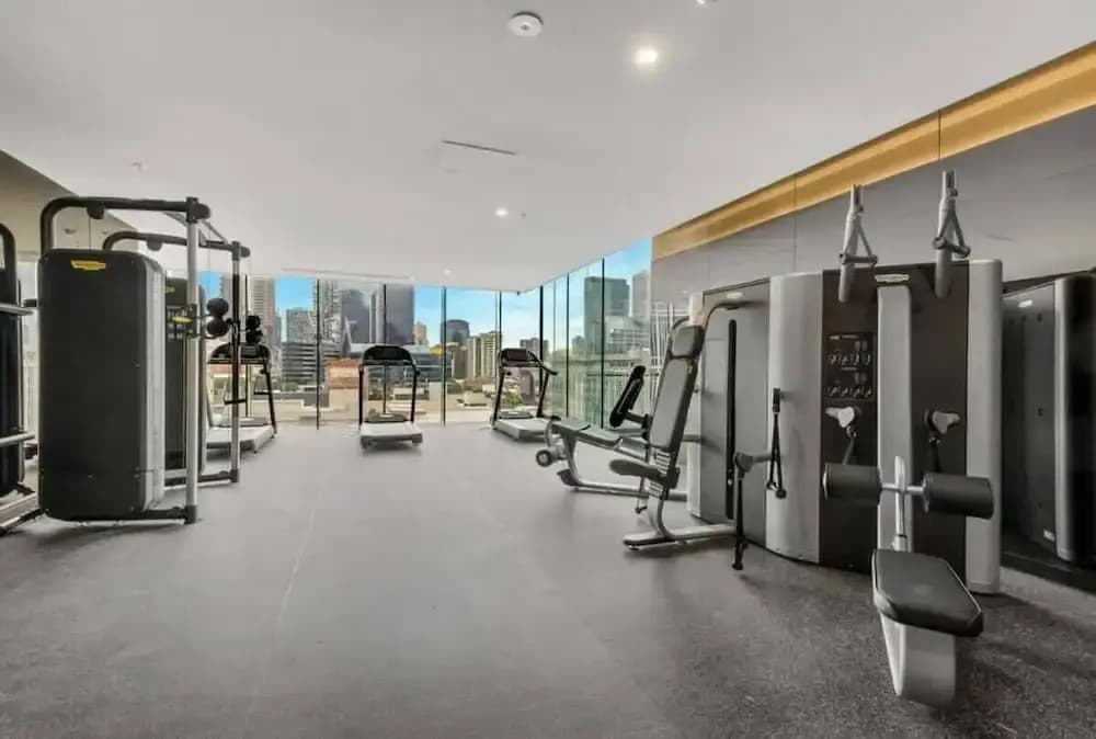 A 3BR Apt Next to Melbourne Central, Free Parking - photo 13