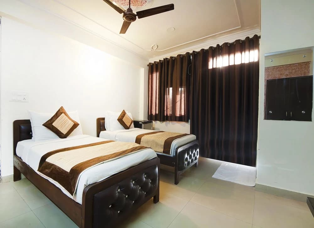CharanPahari Hotel - photo 5
