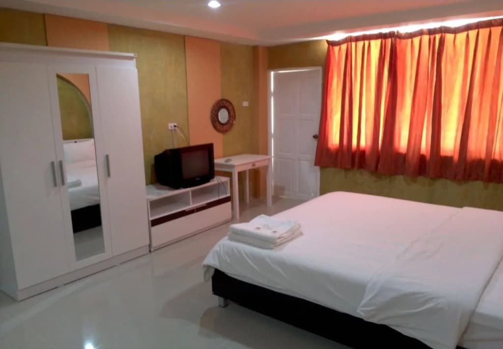 Mkent Guesthouse - photo 2