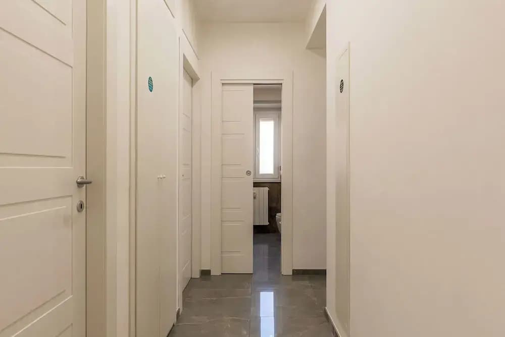 JOIVY Delightful 3-bed Flat with Balcony - photo 11