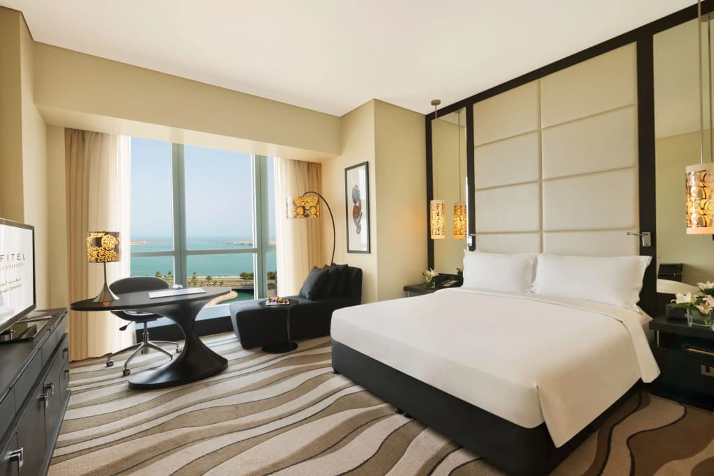 Sofitel Abu Dhabi Corniche Hotel - photo 4