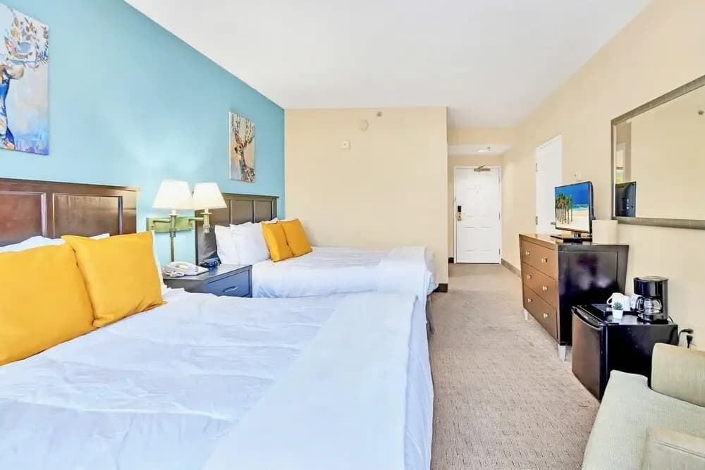 1BR Suite With Two Queens Pool and Hot Tub - photo 7