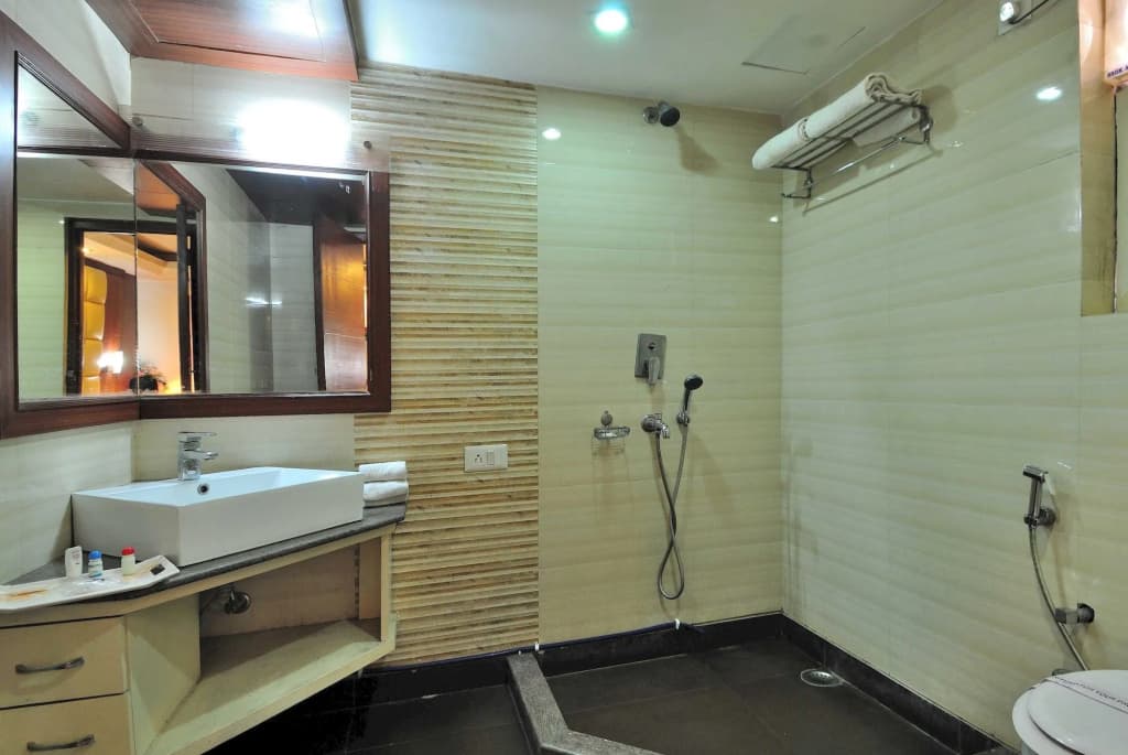 Hotel Krishna Residency at Dwarka - photo 9