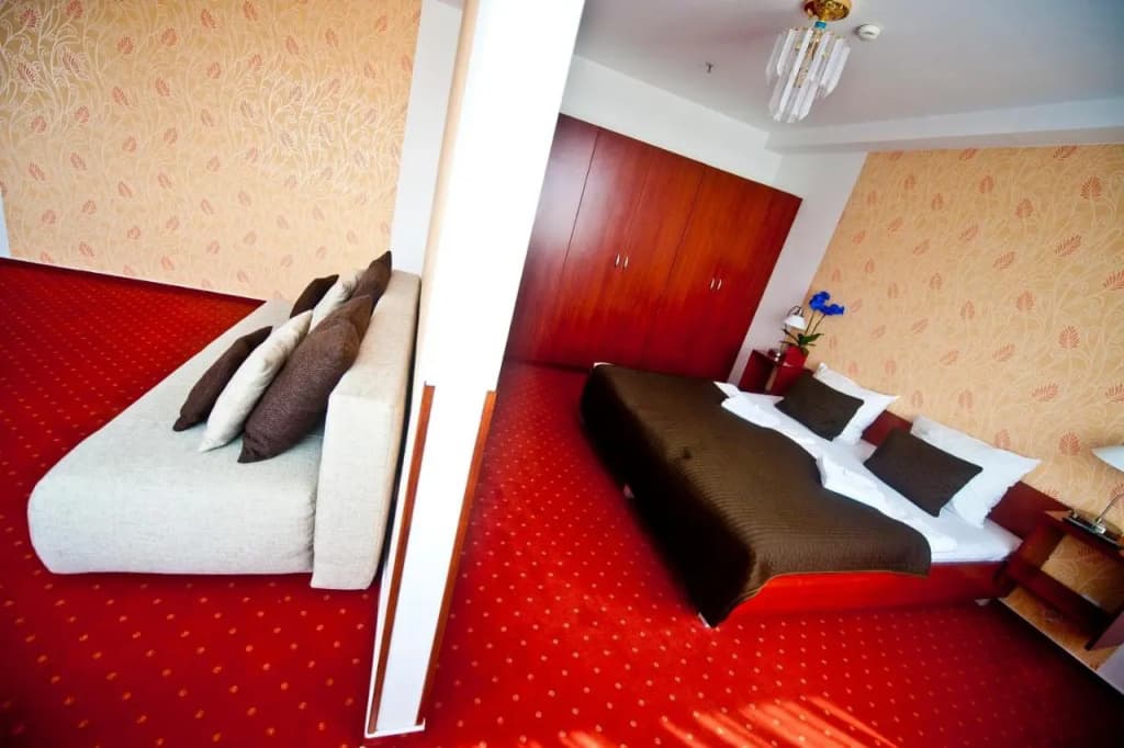 Canada Hotel - photo 4