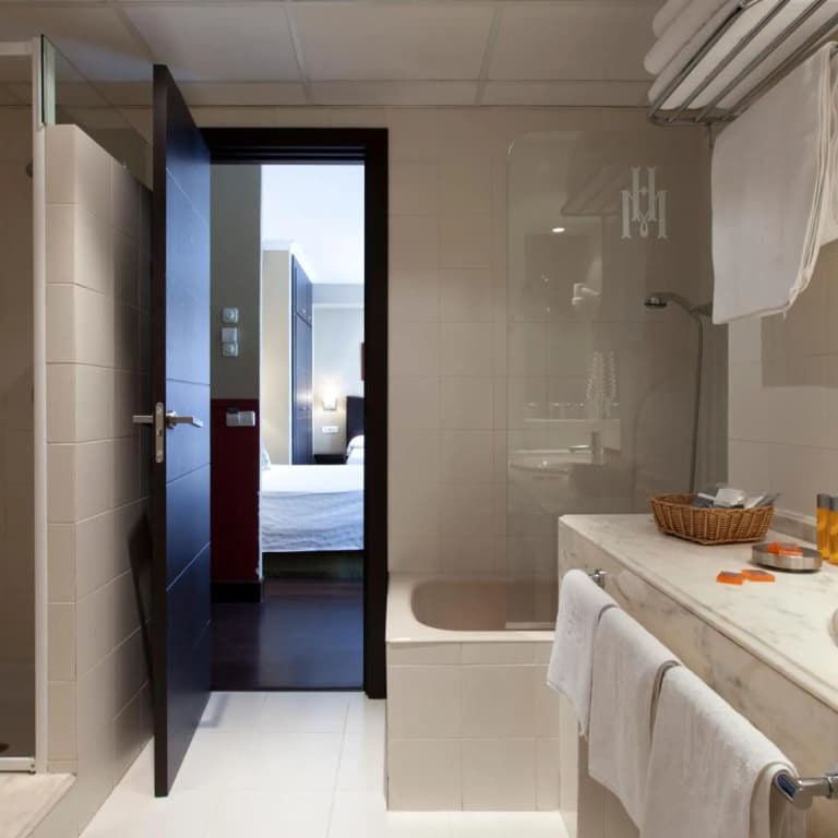 Hotel Moderno Puerta del Sol - photo 9