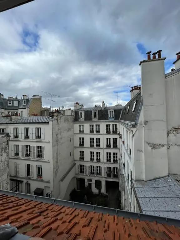 Canal Saint Martin Apartments - photo 1