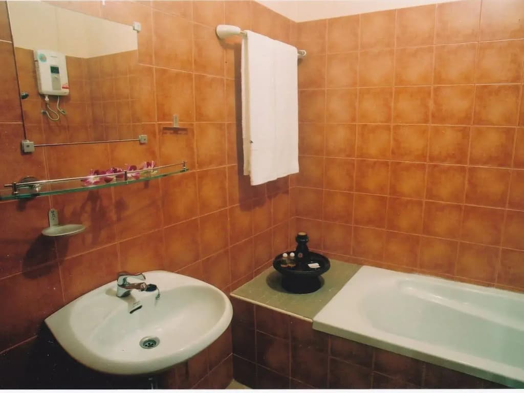 Bautong Lodge Guest House - photo 8