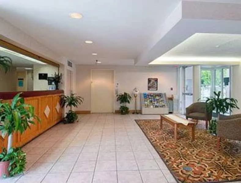 Super 8 Florida Mall - photo 2
