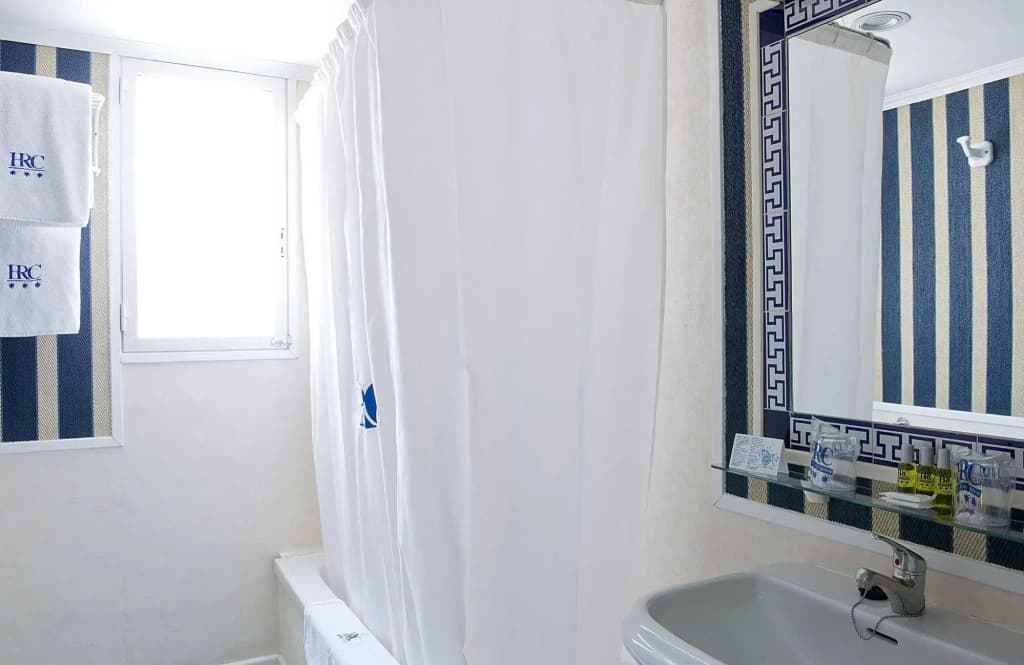 HRC Hotel - photo 8