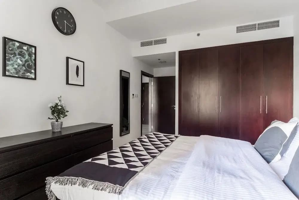 Spacious 1BR in Heart of JVC - photo 4