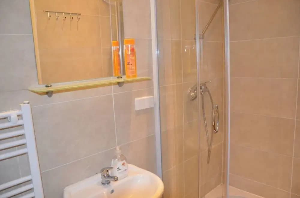 Prater Apartments - photo 6