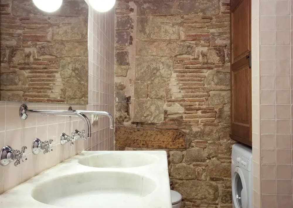 Stylish Gothic Apartment In El Born - photo 4