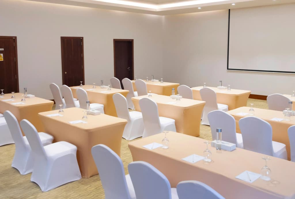 Radisson Hotel Muscat Panorama - photo 35