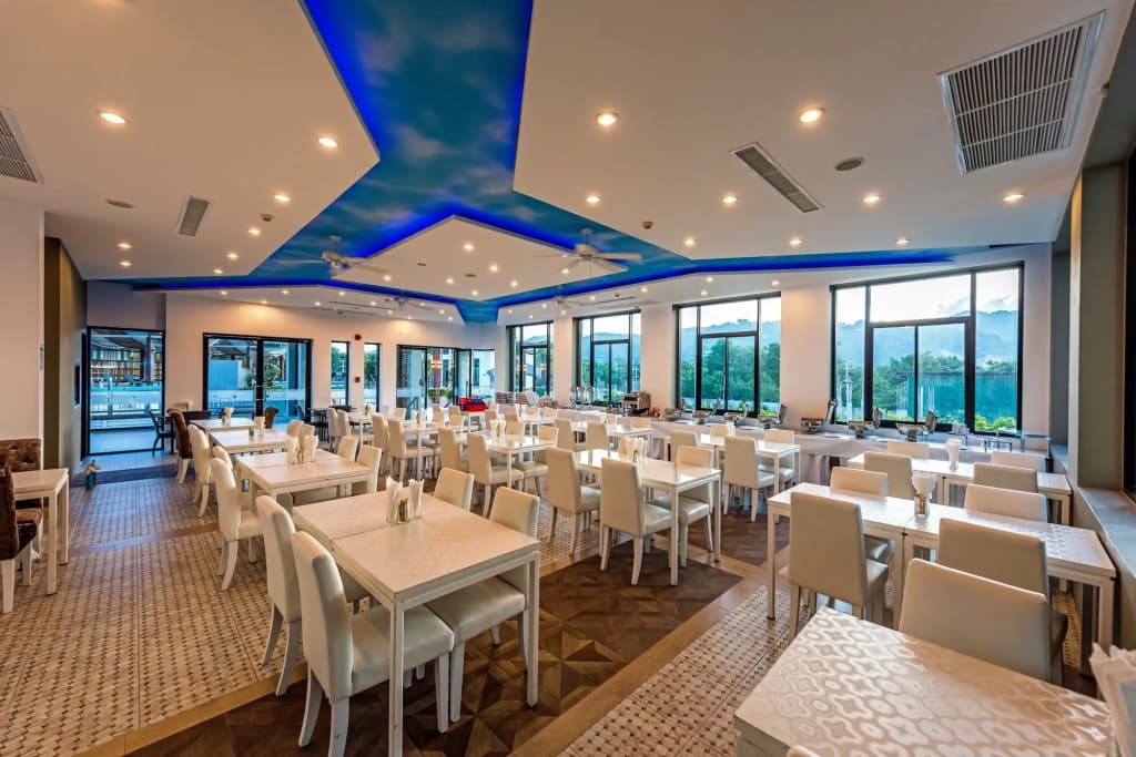 Chalong Miracle Lakeview Resort & Spa - photo 18